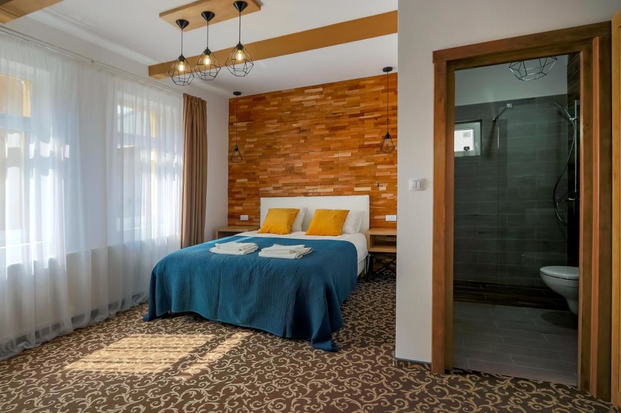 Отели типа «постель и завтрак» Residence Rooms Bucovina Кымпулунг-Молдовенеск-4