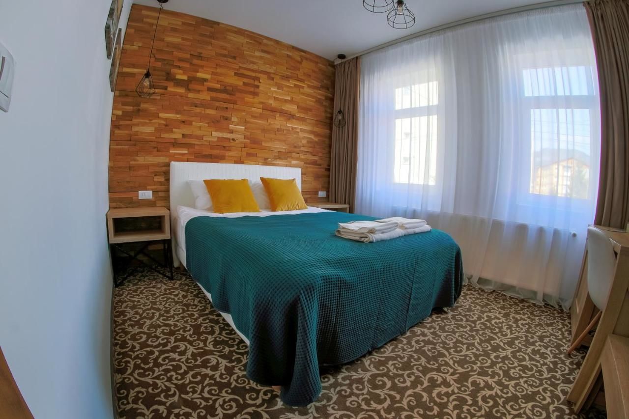 Отели типа «постель и завтрак» Residence Rooms Bucovina Кымпулунг-Молдовенеск-18