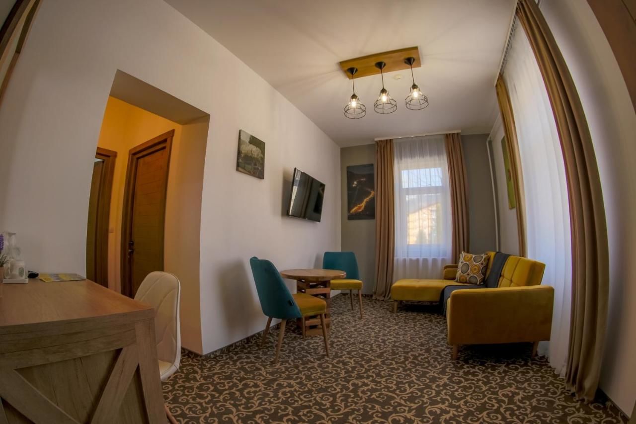 Отели типа «постель и завтрак» Residence Rooms Bucovina Кымпулунг-Молдовенеск-35